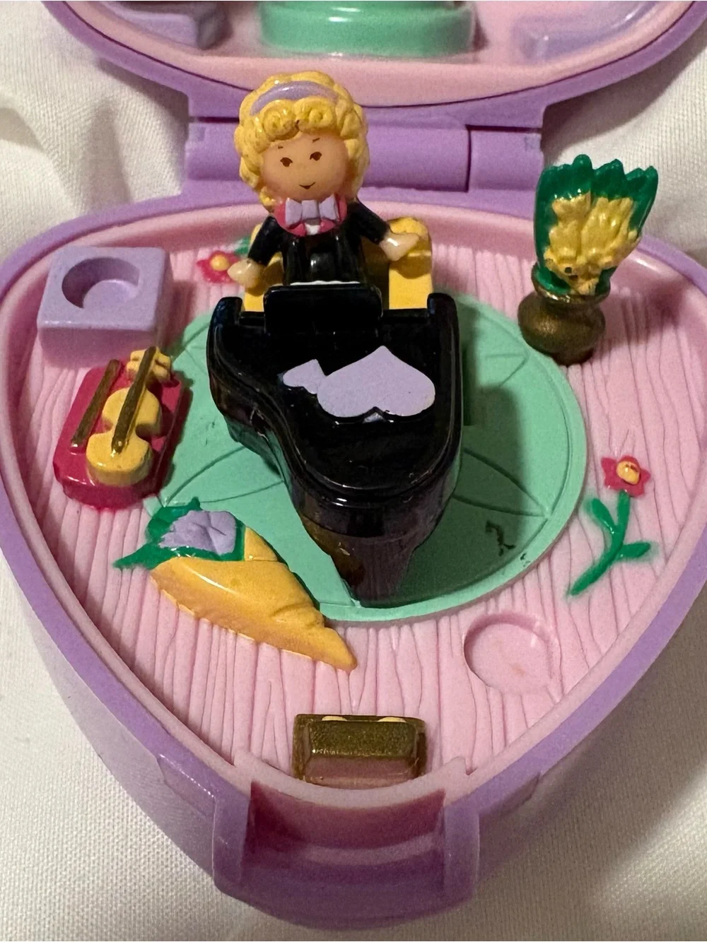 Polly Pocket Polly’s Perfect Paino Recital Ring Case, 1991 by Blue Bird